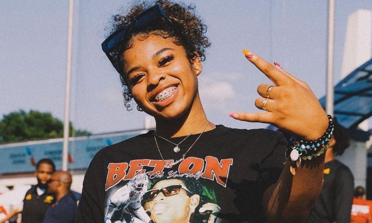 A picture of Shelomi Sanders. 